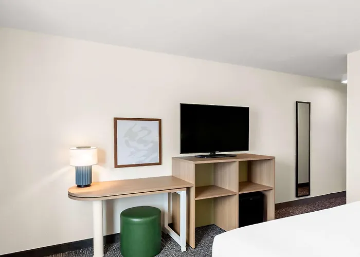 Spark By Hilton Southwest Hotel Springfield