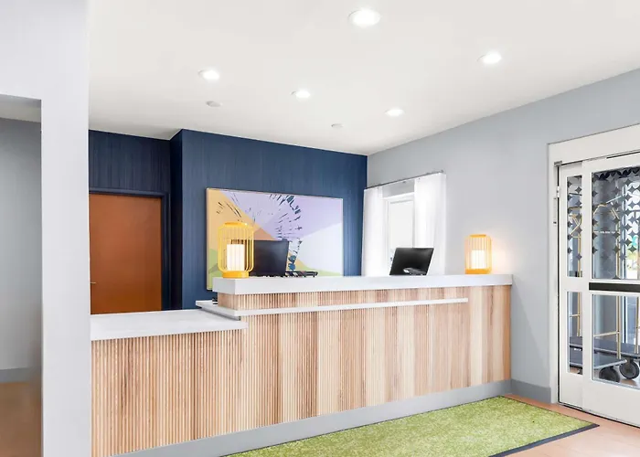 Spark By Hilton Southwest Hotel Springfield