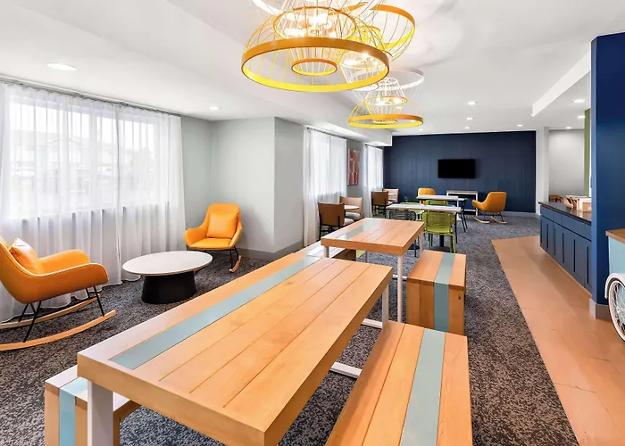 Spark By Hilton Southwest Hotel 3*